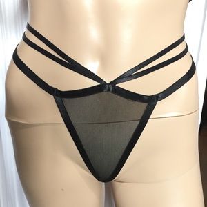 N0139 Women Sexy G-string Lace Lingerie Thongs